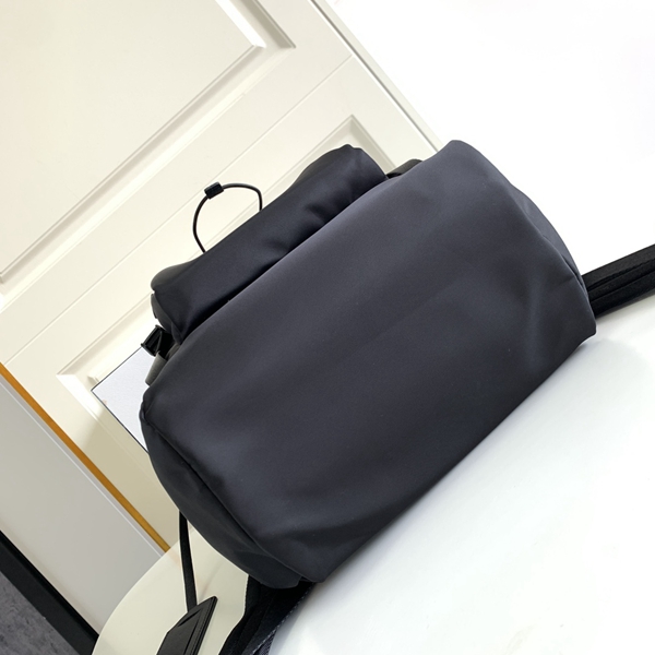 プラダバッグ内部構造